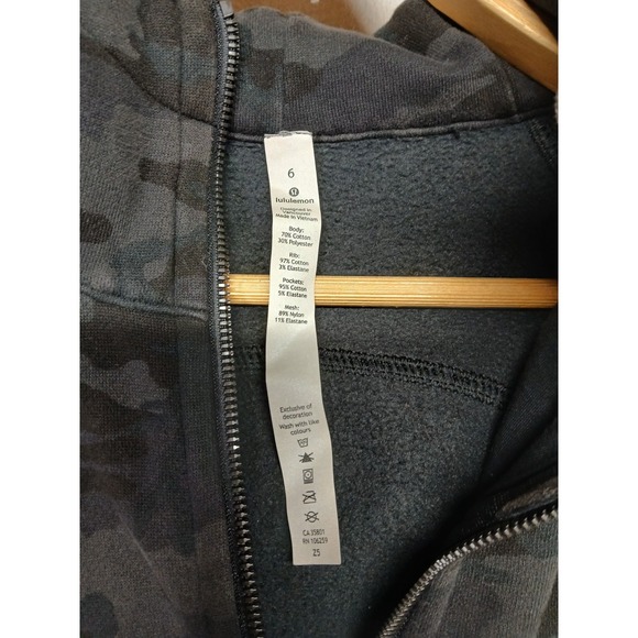 Lululemon Scuba Hoodie Black Camo Sise 6 Fitness Gym Athleisure - Picture 8 of 8